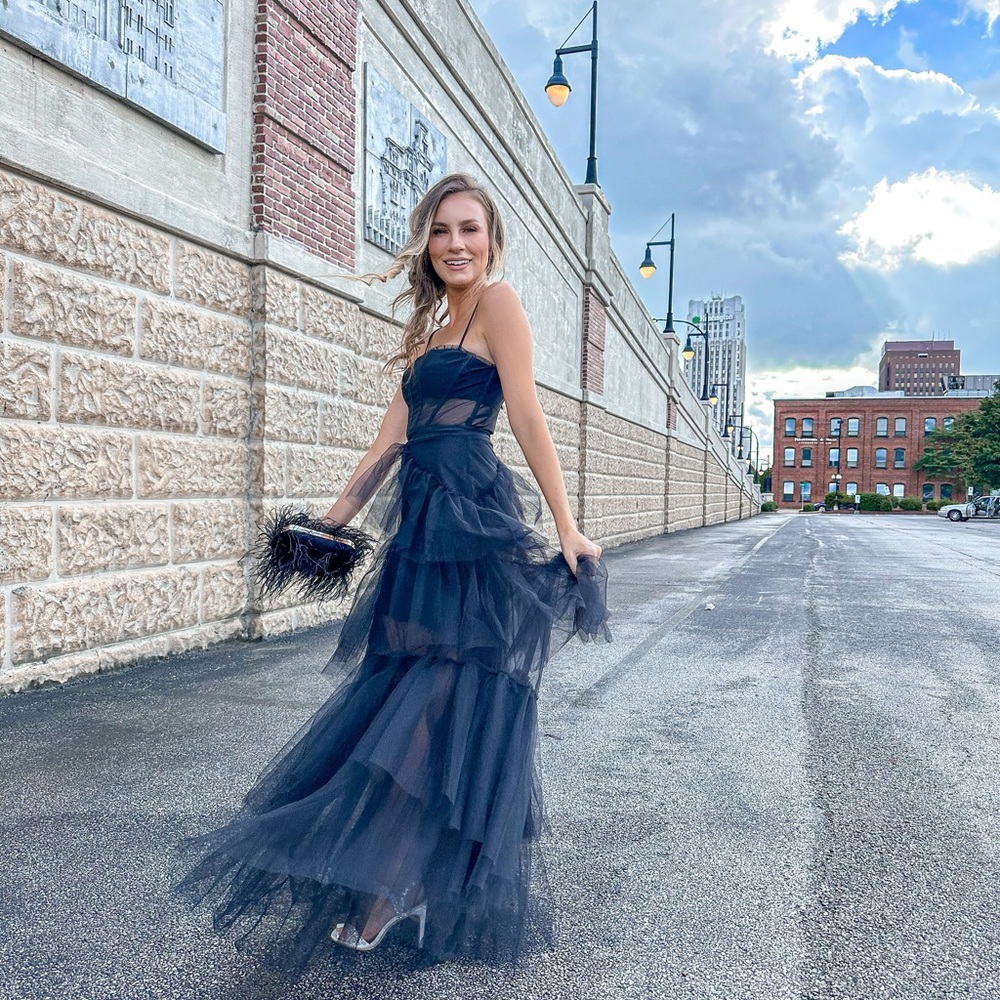 ⭐️PRICE DROP!⭐️ BCBG Max Azria OLY Tiered Ruffle Corset Evening Gown